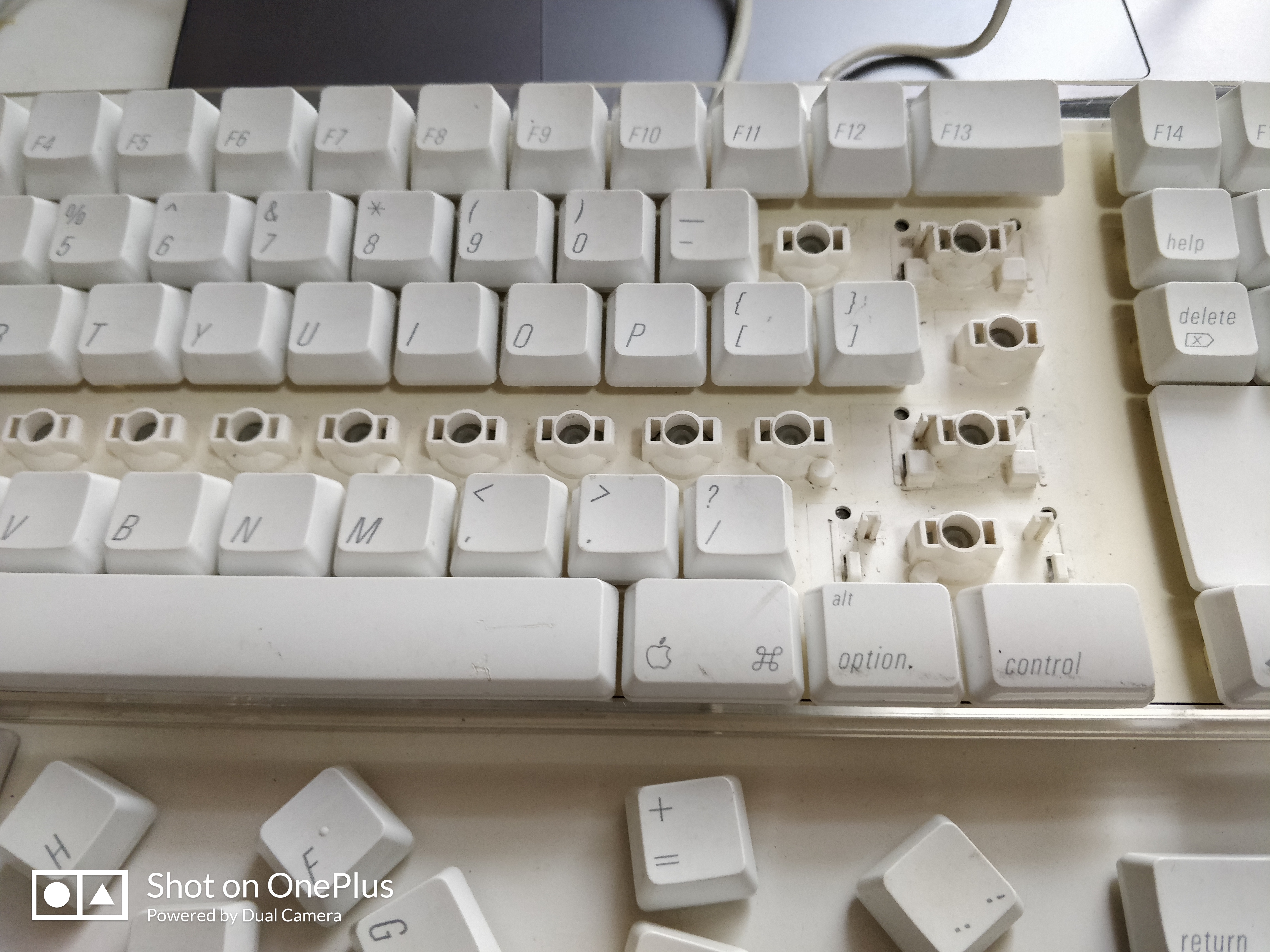 Apple Keyboard 按键拆卸与清理小记