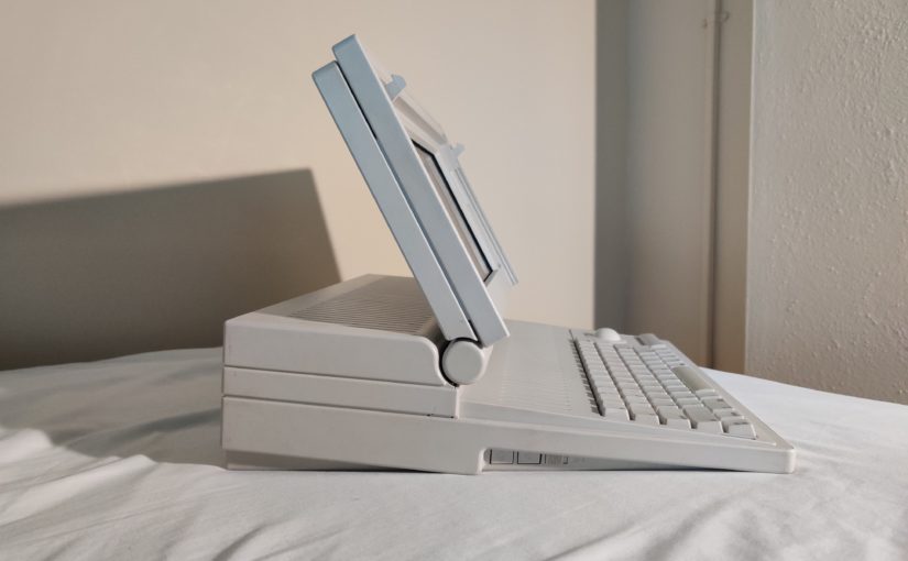 迟到30年，苹果首台笔记本Macintosh Portable（1989）体验